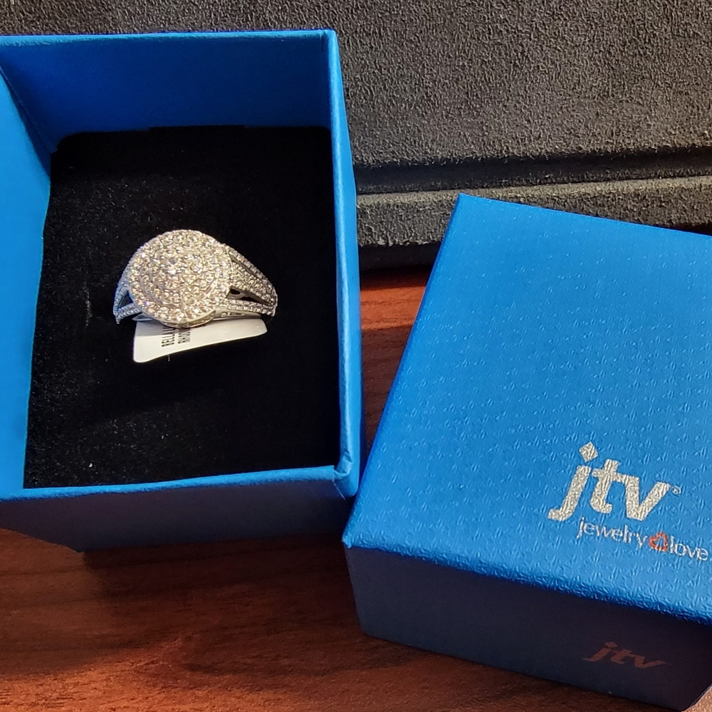 💥Jtv Bella Luce Ring💥
